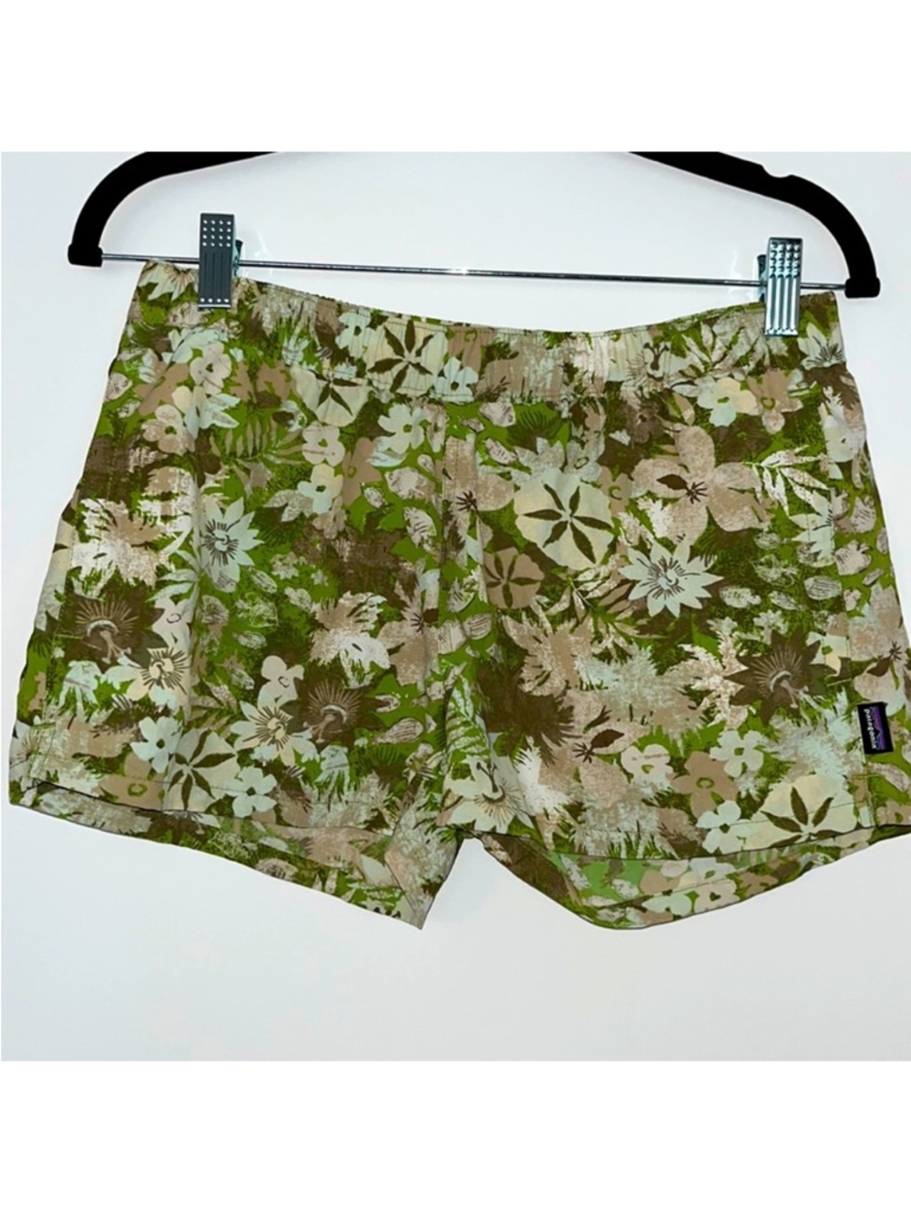 Patagonia Floral Print Elastic-Waist Shorts - Green
